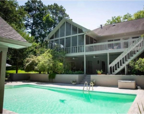 Pool & HotTub 5000sqf 3LivingRm 10miles to FtMoore